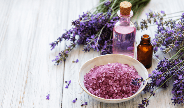 A AROMATERAPIA E OS BENEFÍCIOS DOS COSMÉTICOS NATURAIS PARA A BELEZA